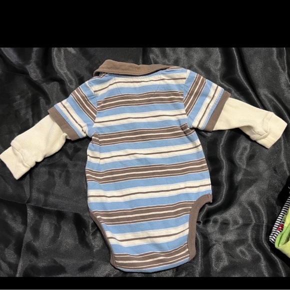 Carters - Boys 3 pc Bundle Sz 6-9months - Picture 7 of 7